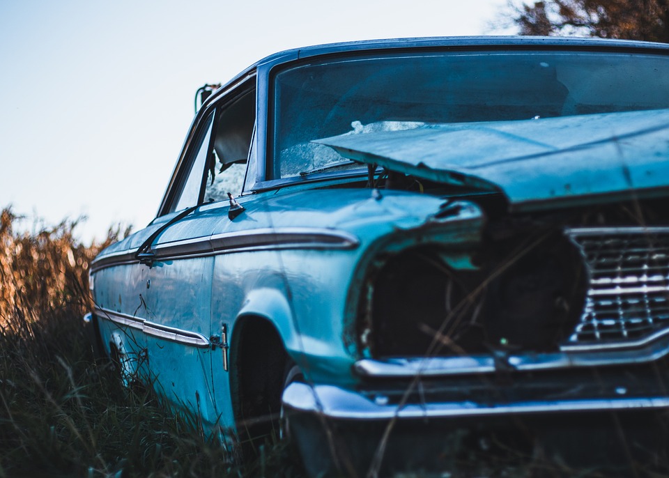 Auto in Bremen-Gröpelingen brennt: Polizei sucht Zeugen!