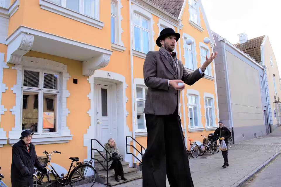 Einweihung der Ster­nen­bän­ke in Bild­stein: Orte der Trauer und Besin­nung