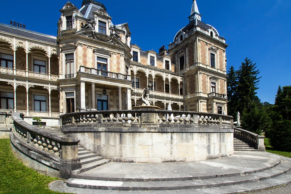 Elisabeth Schwetz: Neue Volksanwältin stärkt Vertrauen in die Verwaltung