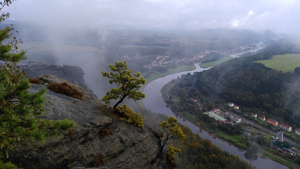 Felssturz in Salzburg: Feuerwehr sichert Altstadt nach gefährlichem Vorfall
