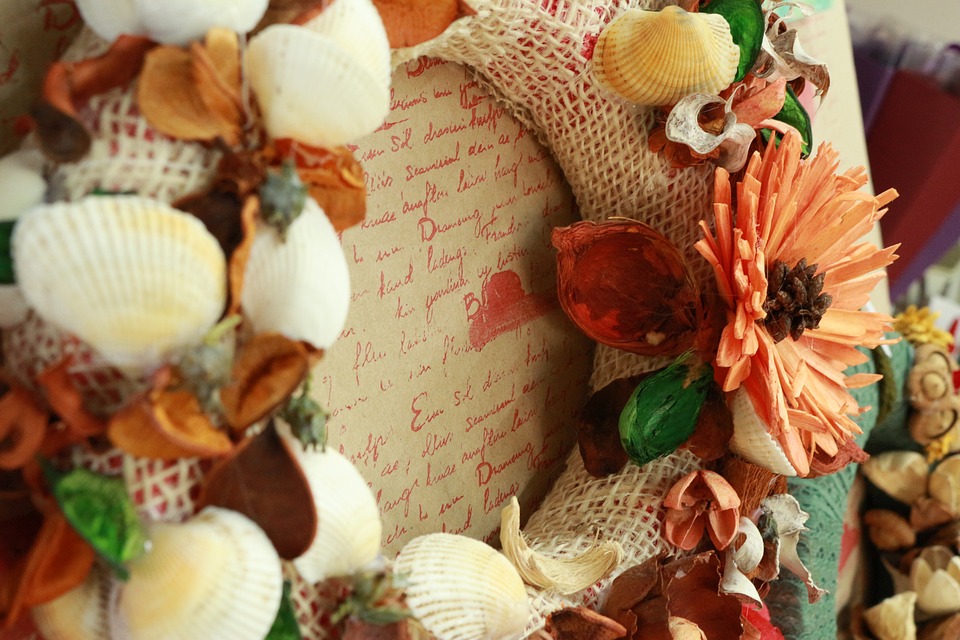 Festliche Klänge und Improvisation: Theater Sellawie begeistert Enns