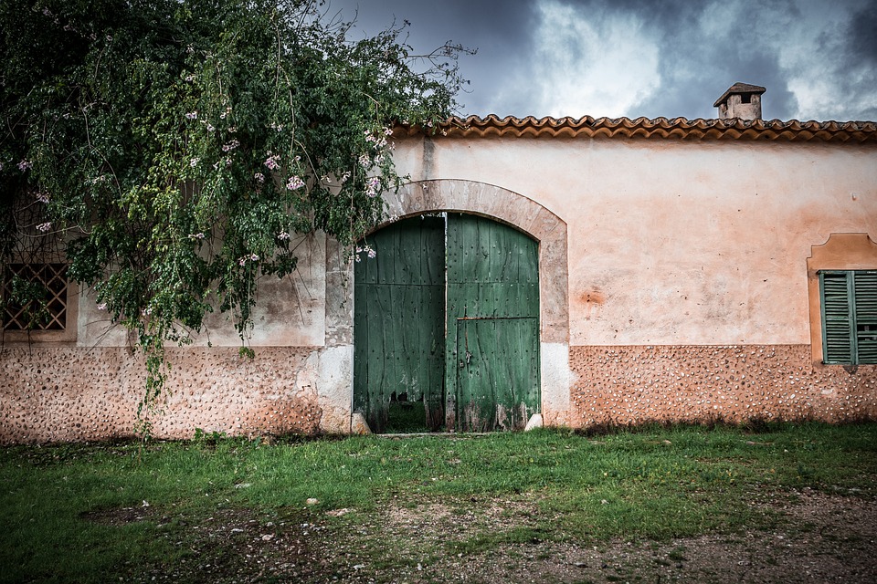 Feuerwehr löscht Kleinbrand in historischer Dampflok in Neufeld
