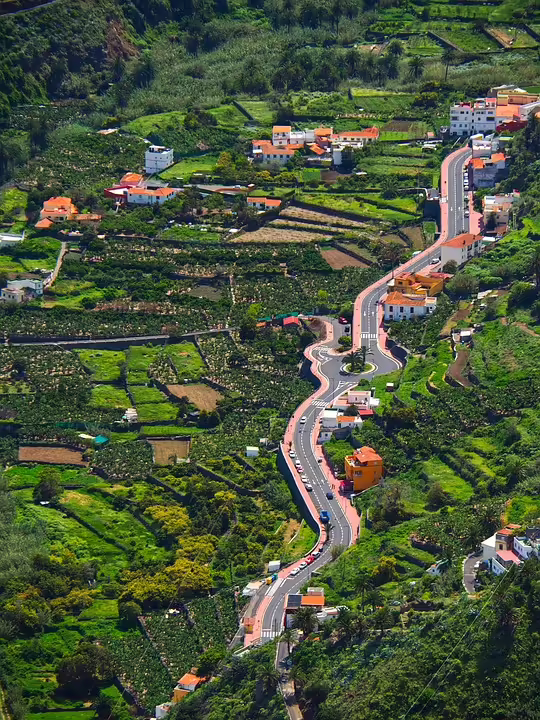 Feuerwehreinsatz in Lambach: Aufräumarbeiten nach Unfall auf Gmundener Straße