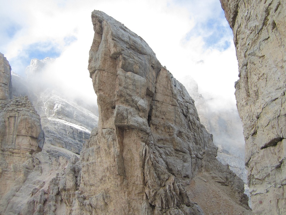 Gianna Rose: Musikalisches Kabarett über Kuriositäten der Lieferung