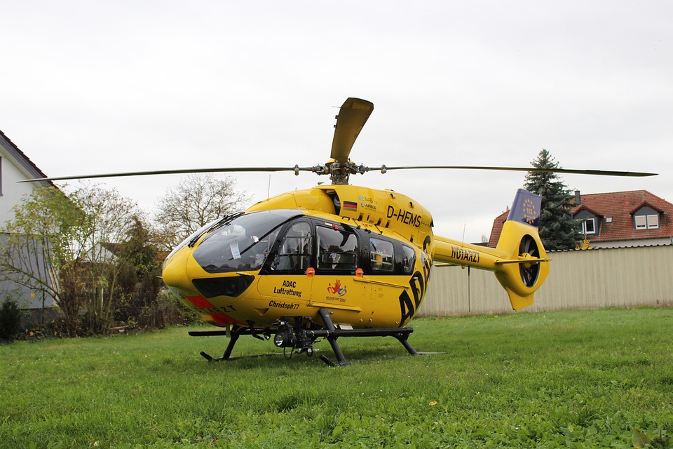 Großübung in Pasching: Feuerwehr und Rettungsdienst retten Verletzte