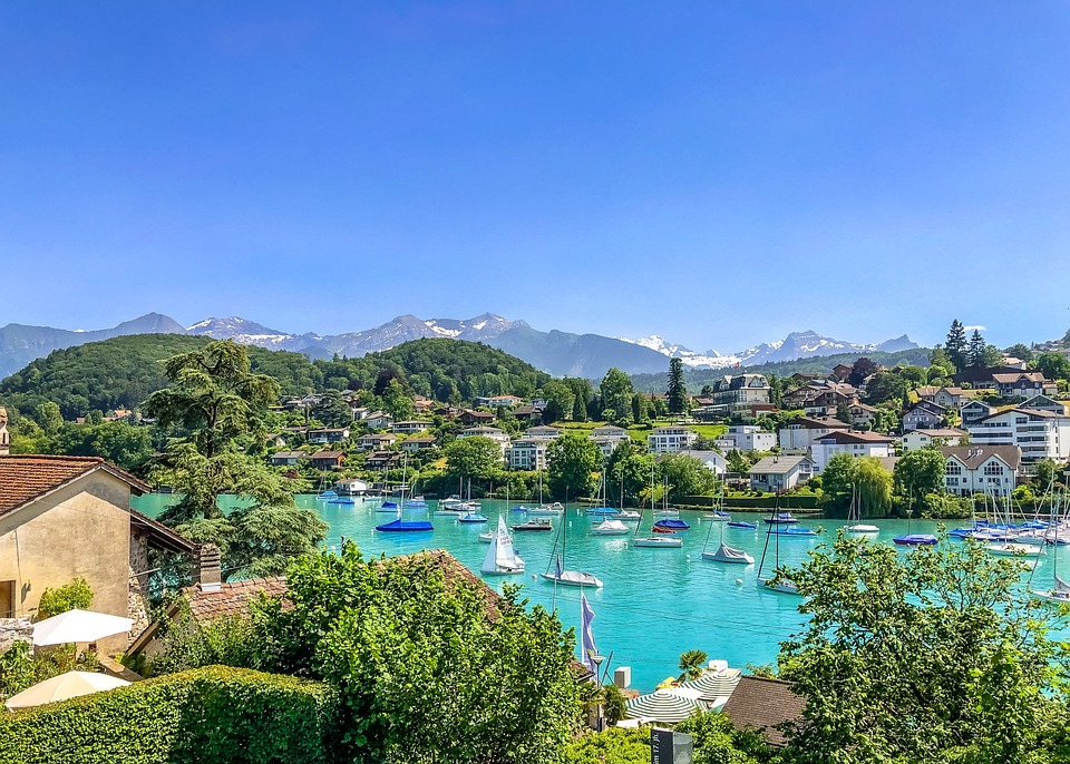 Hohe Forderung bei Renteneintritt: Ex-Arbeitgeber klagt auf über 500.000 Euro