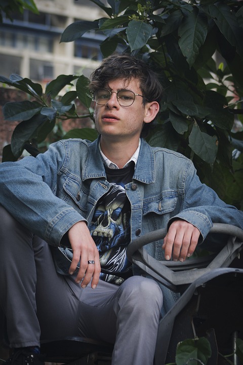 Junger Autofahrer unter Drogeneinfluss: Unfallschäden in Spittal