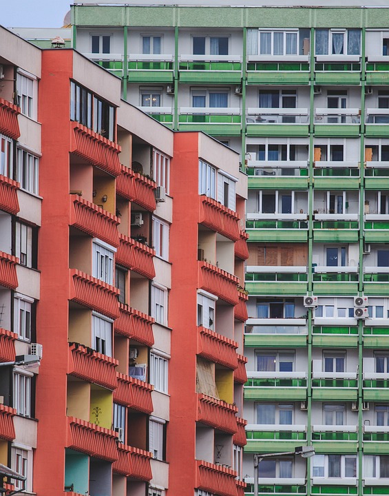 Kindergarten Hochburg-Ach erhält bildreiche Spende zur Weihnachtsgeschichte