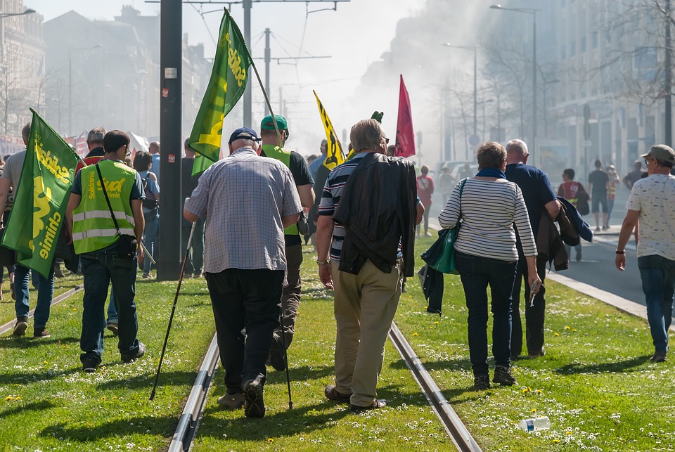 Klima-Rowdys sorgen für Aufregung: Provokation an Parkplätzen!