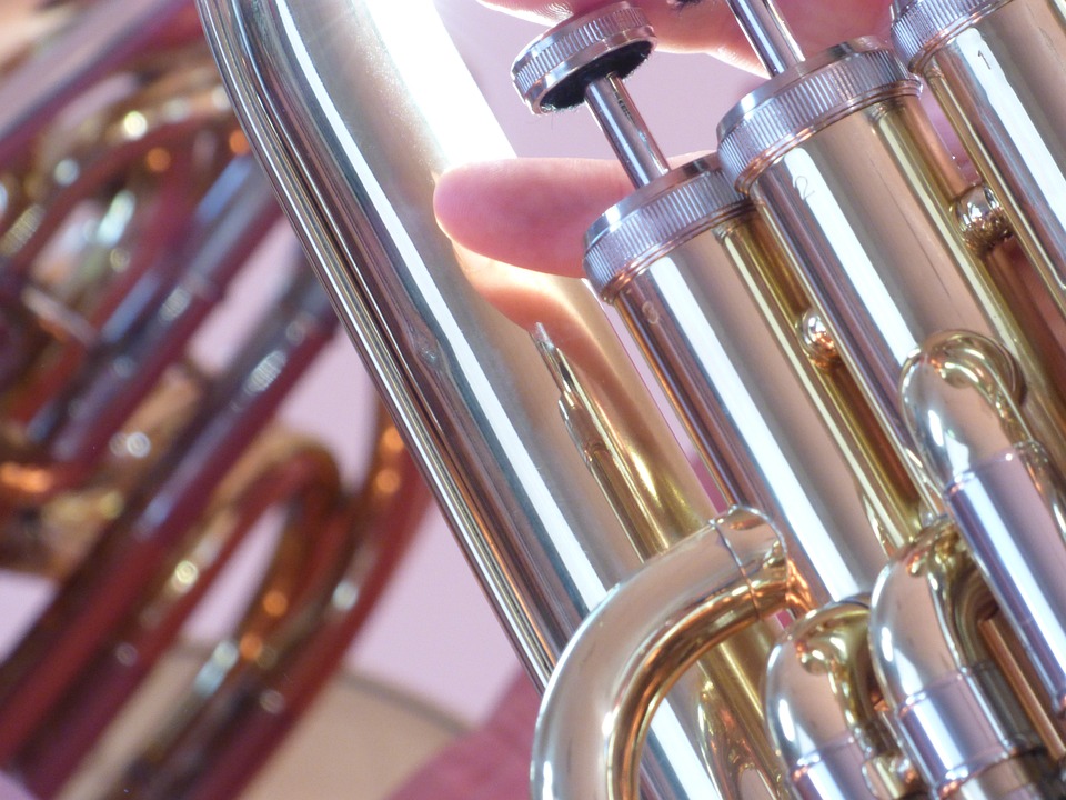 Mattighofen lädt zum Christkindlmarkt: Perchten, Musik und Kulinarik erleben