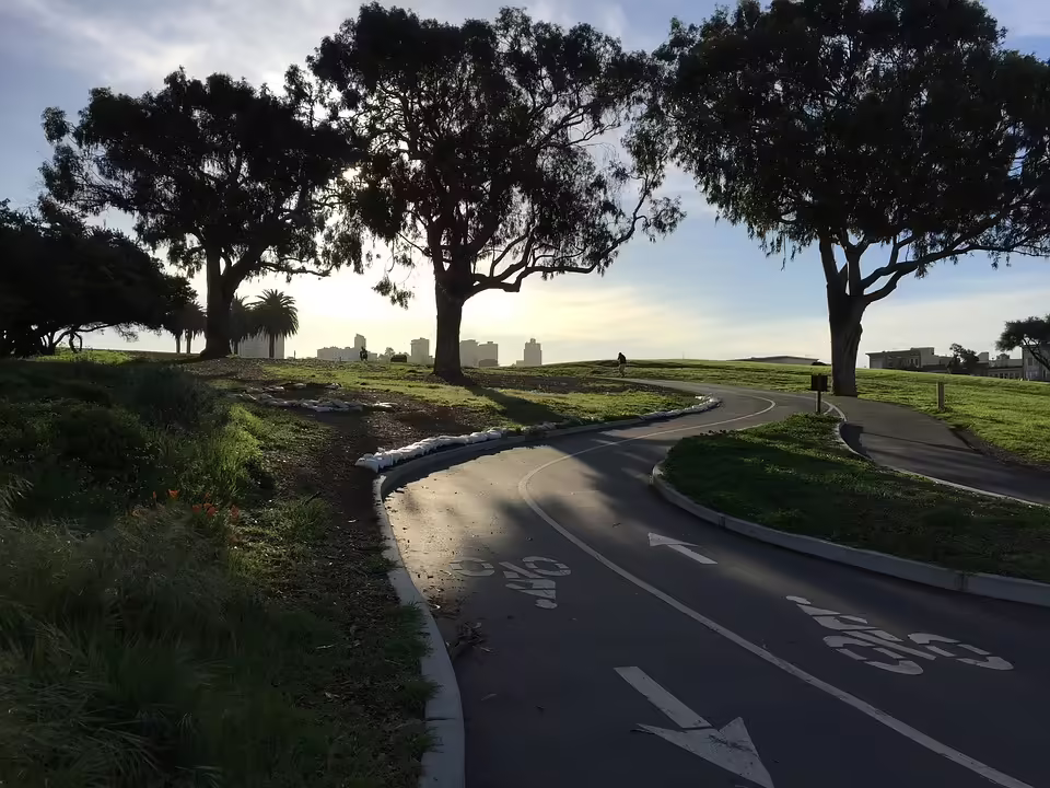 Neuer Radweg zwischen Kleehof und Rudmanns: Sicherheit für Radfahrer erhöht