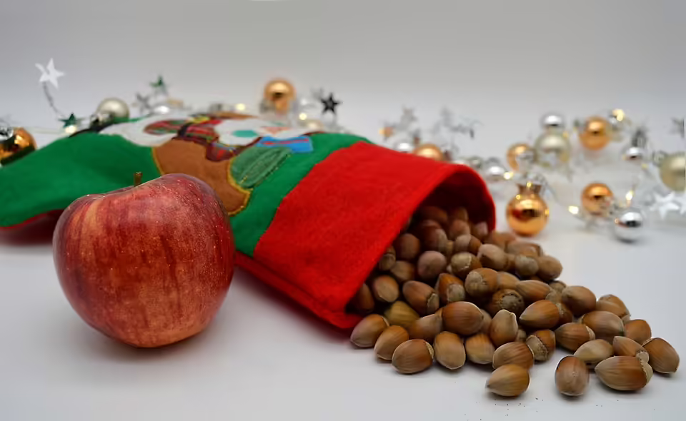 Perchtenlauf 2024 in Gmünd: Nikolaus und Krampus erwecken alte Bräuche