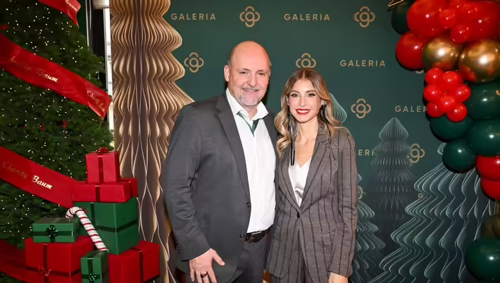 Prominente Stars helfen Kindern: Der große Galeria Charity-Wald!