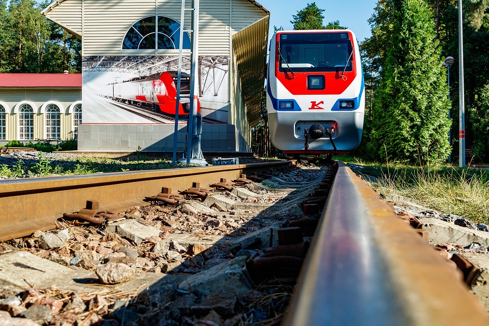 Salzburger Verkehr: weniger Autos dank besserer Anbindung an Öffis?