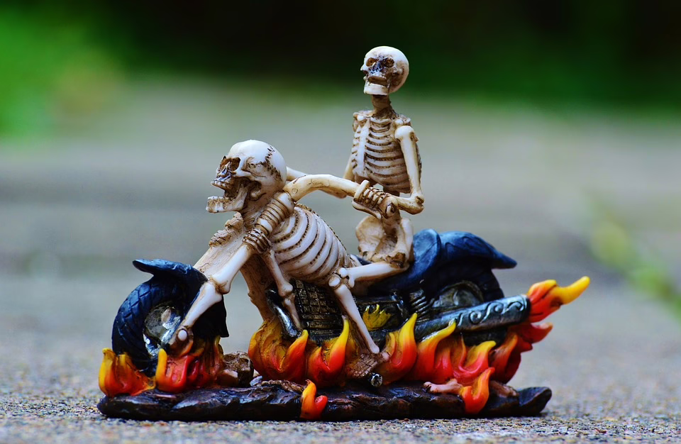 Schaurige Traditionen: Perchten- und Krampusläufe in der Region