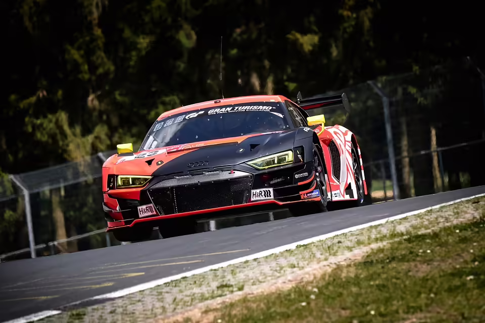 Schneller Einsatz der Feuerwehr: Auto-Brand in Ternberg gelöscht