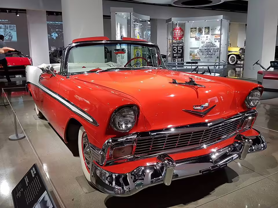 Schwerer Arbeitsunfall in Gmunden: 55-Jähriger stürzt vom Heuboden