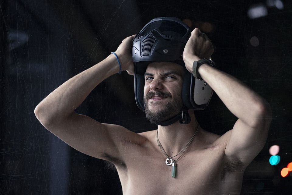 Schwerer Verkehrsunfall in Pasching: Motorradfahrer schwer verletzt