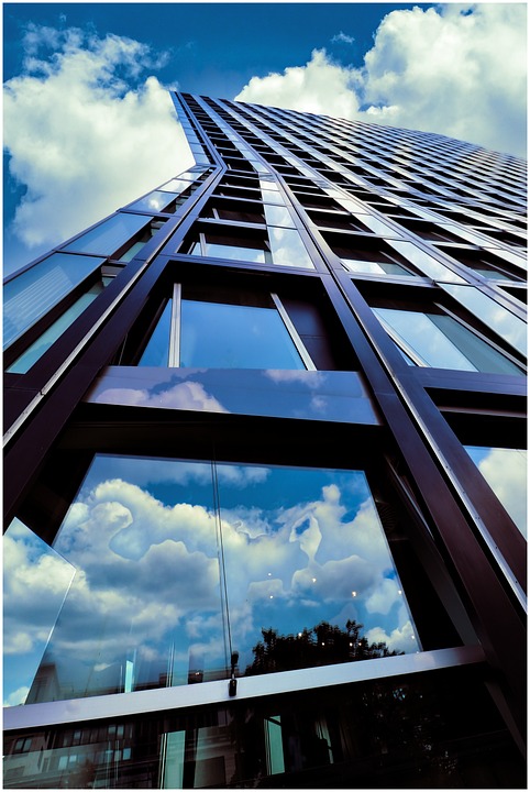 Tanzend durch die Feiertage: Freude unter dem Christbaum in Linz