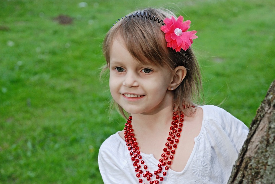 Theaterstück im Gailtal: Spende für Gewaltprävention begeistert