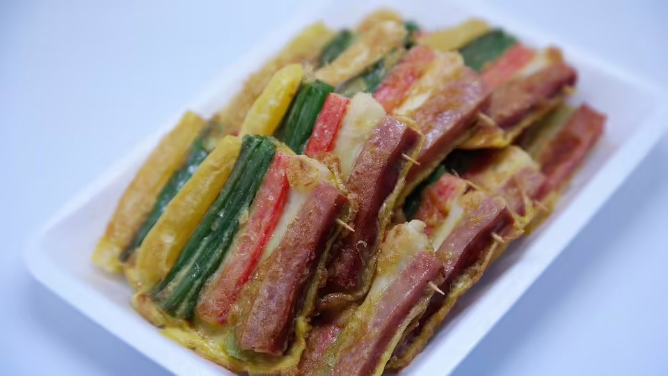 Traditionelles Striezelposchn: Ein letztes Fest im Bahnhofsgasthaus Forster