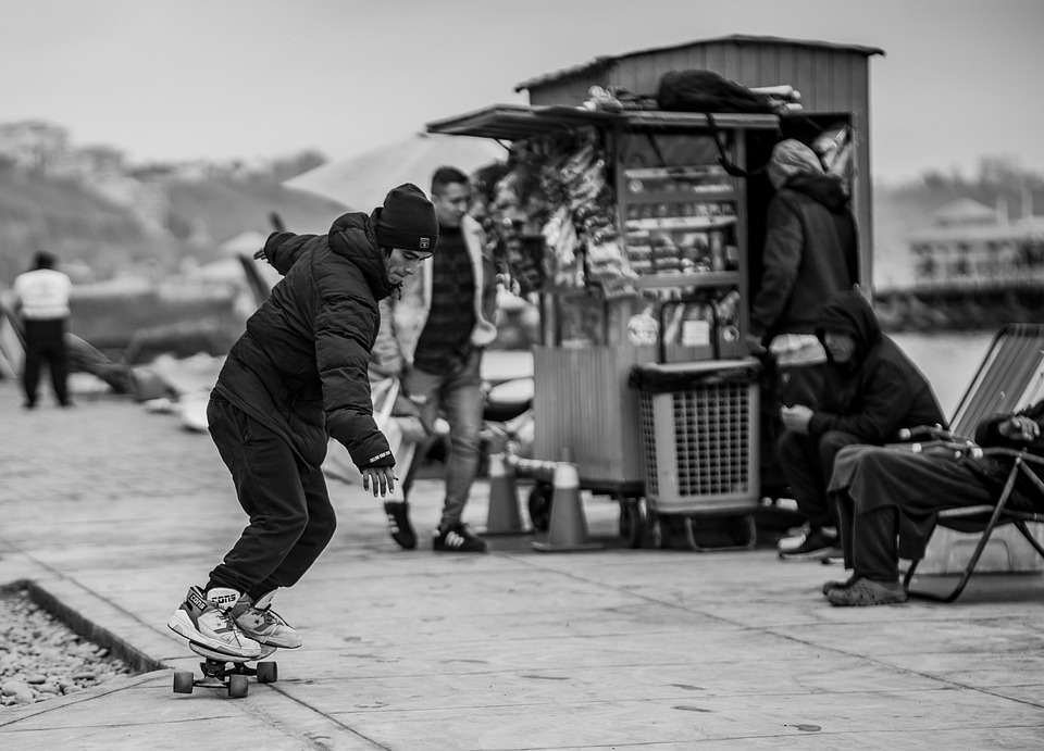 Tragischer Autounfall in Hochburg-Ach: Frau verliert ihr Leben