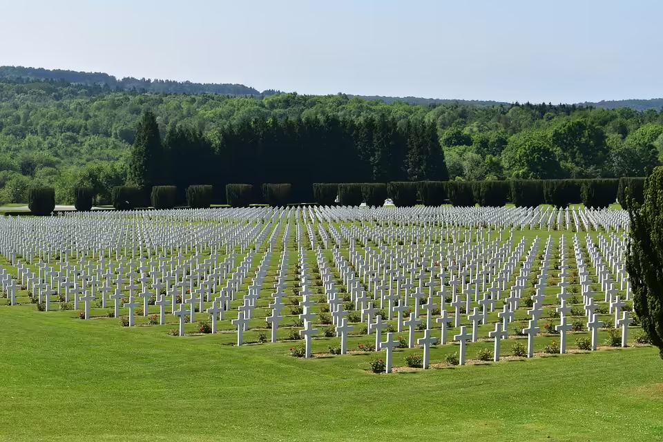 Tragischer Wanderunfall: 61-Jähriger nach Sturz in Traunkirchen gestorben