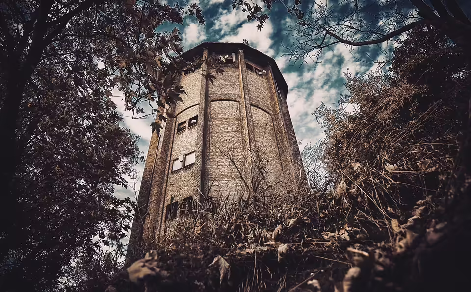 Tragisches Drama: Mann bedroht Ex-Frau mit Axt im eigenen Zuhause