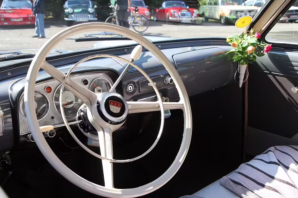 Unfall an der Keplerbrücke: Pkw kollidiert mit Straßenbahn in Graz