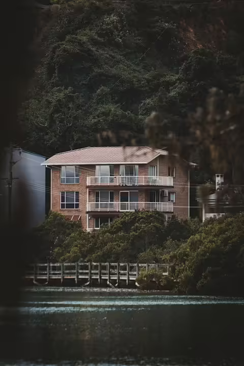 Unheimliche Kostüme und Freude: Halloween-Party in der Stiegl-Brauwelt