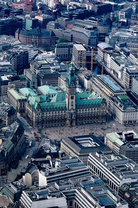 Wiener Christkindlmarkt am Rathausplatz gehört zu den schönsten der Welt