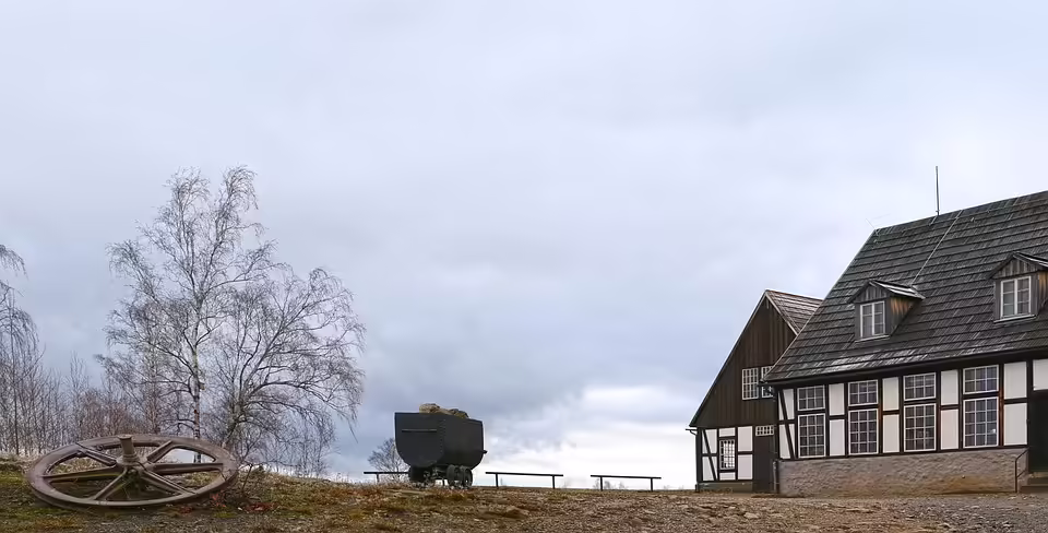 Zimmerbrand in Alt Erlaa: Drei Verletzte und schnelle Feuerwehrreaktion