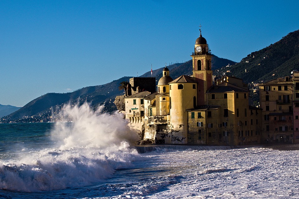 Zusammenstoß zwischen Zug und Auto in Kefermarkt – Erste Berichte