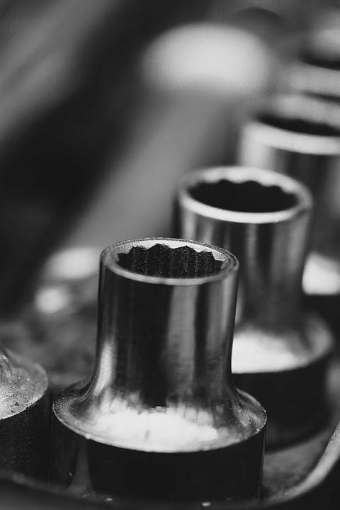 Auto fährt in Menschenmenge auf Weihnachtsmarkt in Deutschland