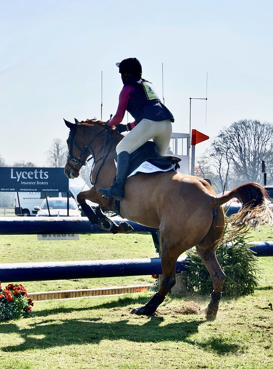 Fahrer, der in Schulmenge in Südkina raste, erhält aussetzende Todesstrafe