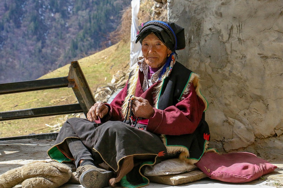 China räumt zehn Jahre Müll aus Höhlen der Avatar -Berge auf