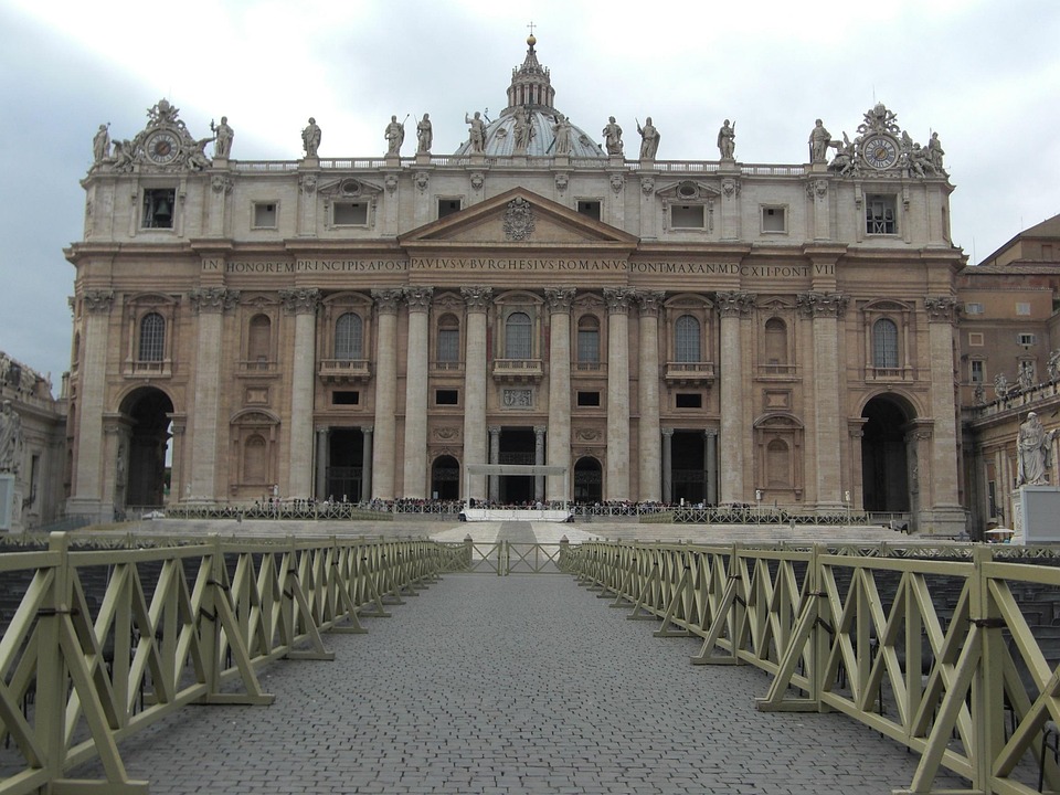 Papst traurig über Todesfälle bei Angriff auf Gazas einzige Kirche