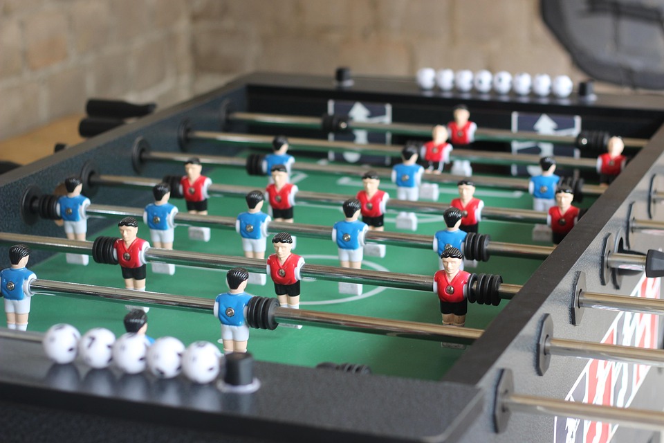 Roboter-Wettkämpfe: Fußball, Rennen und Zusammenstöße bei Olympia